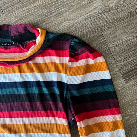 Colorful Striped Mockneck Long sleeve - Picture 4 of 4